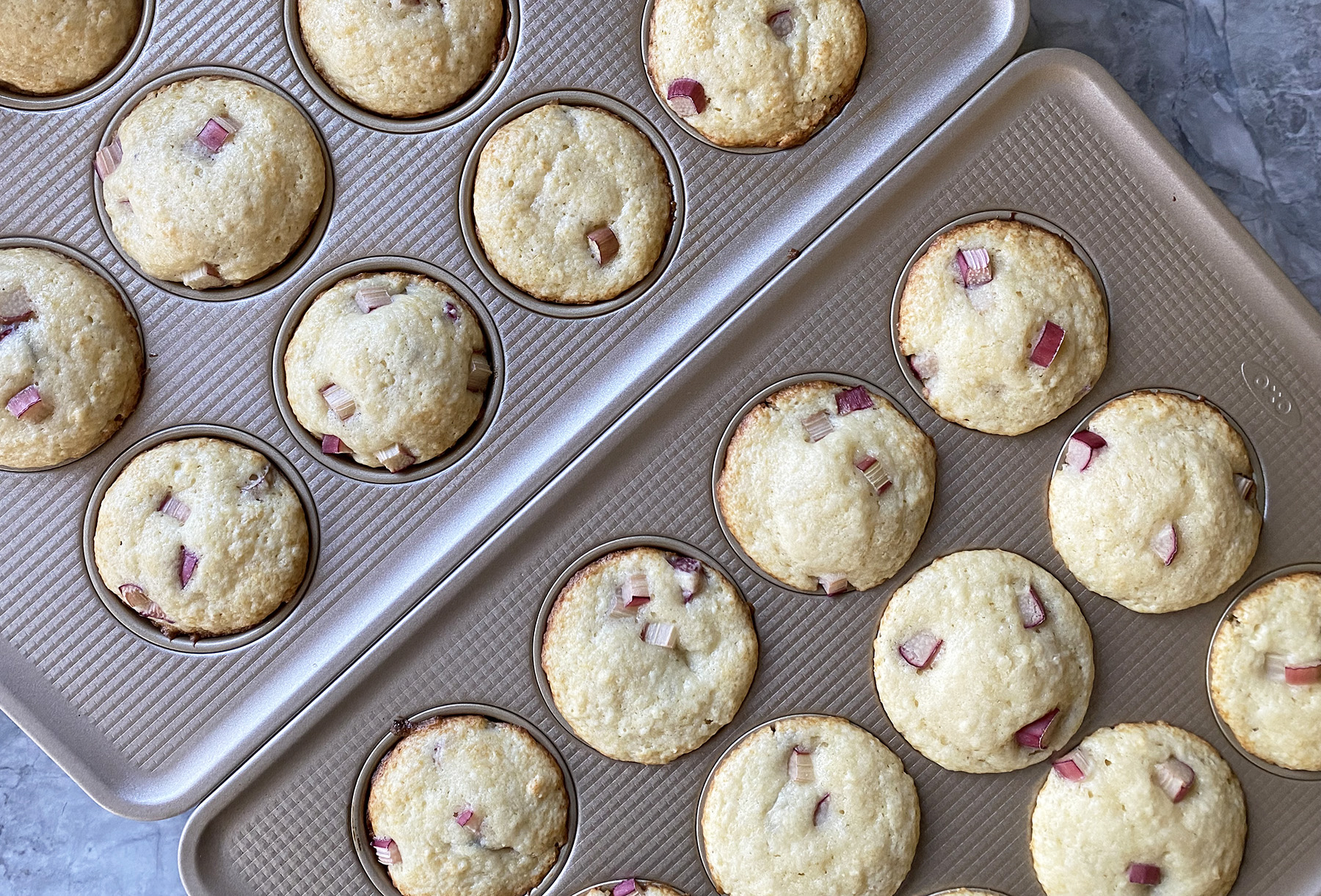 Raspberry Rhubarb Muffins (Cupcakes)