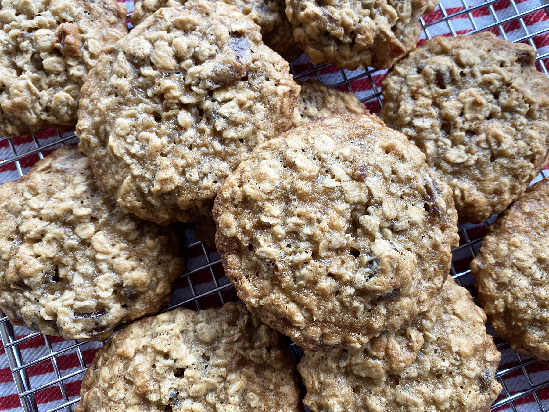 Oatmeal Date Cookies