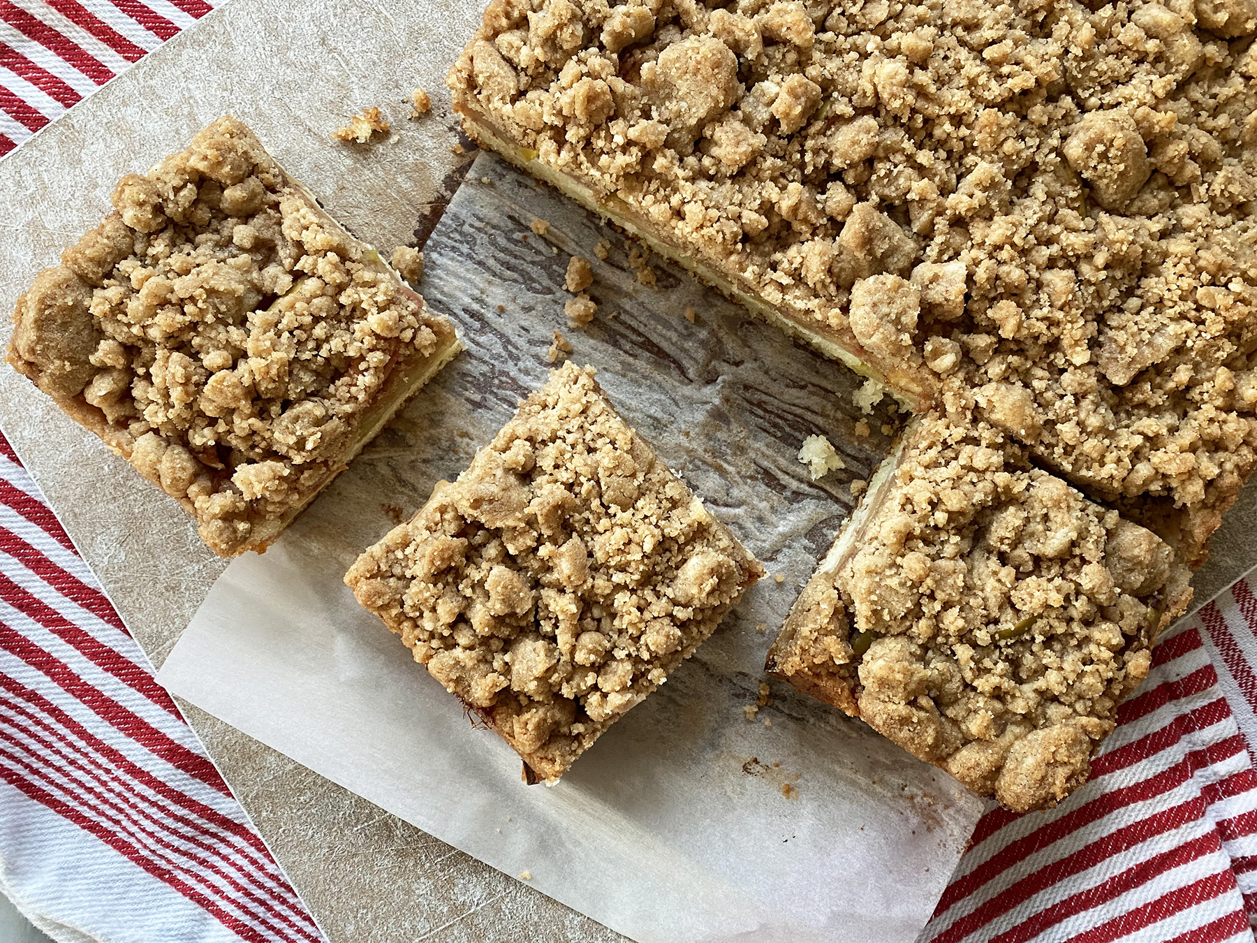 Big Apple Crumb Cake