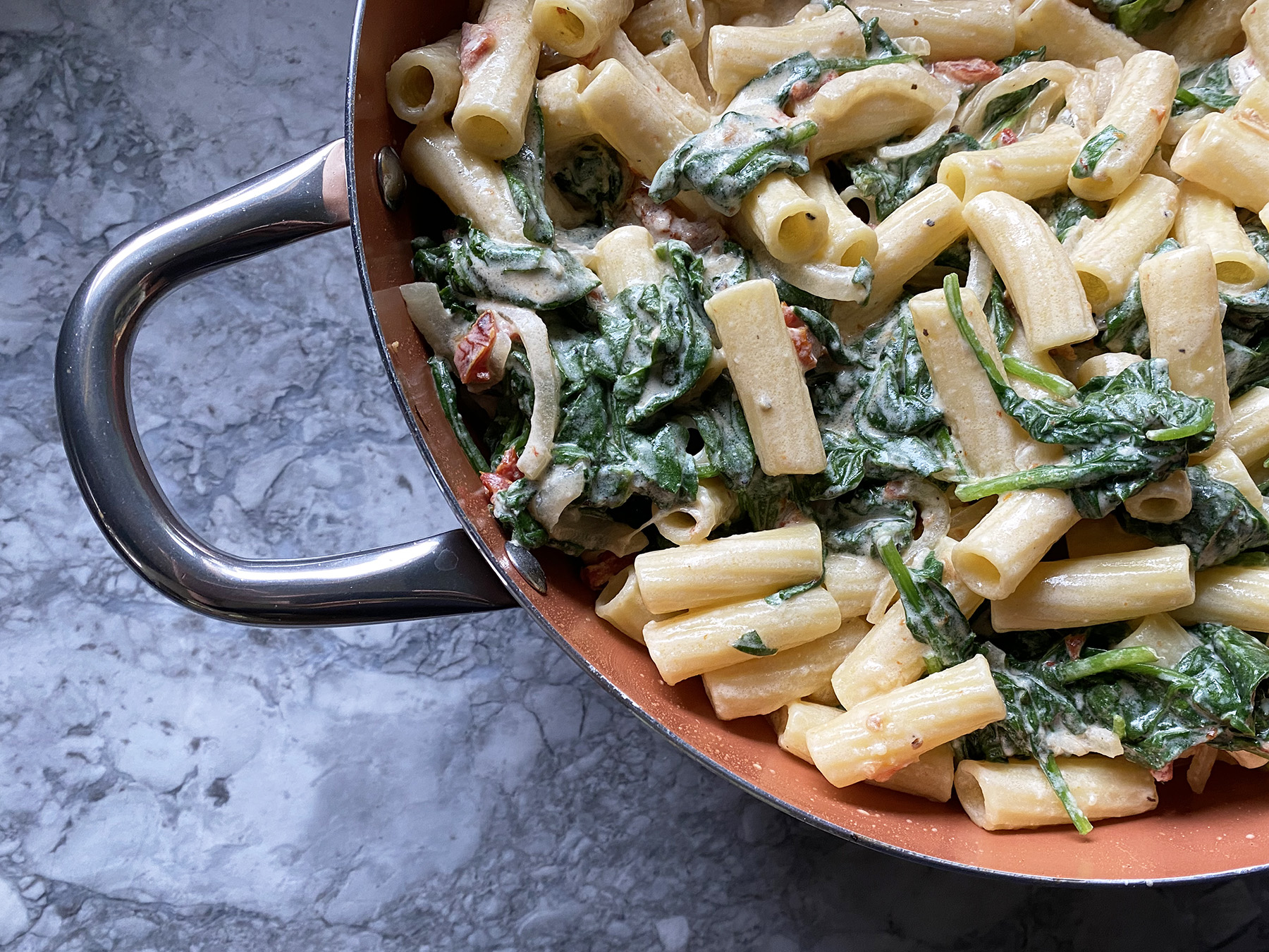 Creamy Spinach and Sun-Dried Tomato Pasta