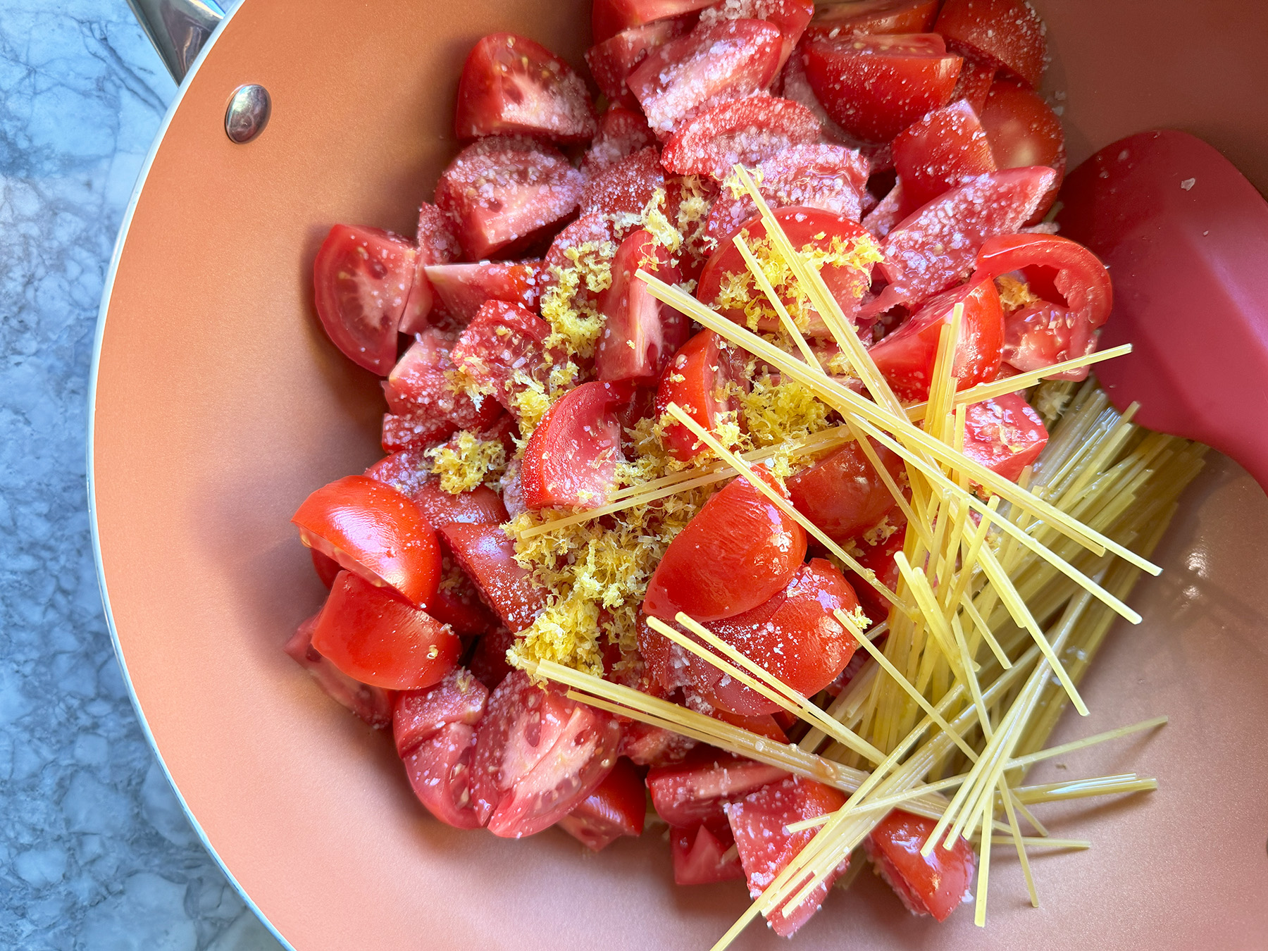 One-Pot Spaghetti (with Cherry Tomatoes and Kale)